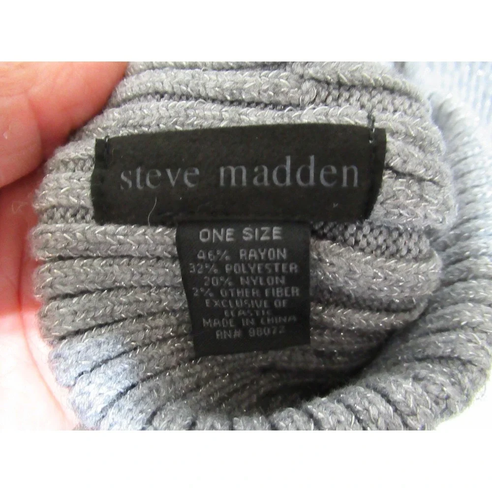 STEVE MADDEN BEANIE & GLOVE SET METALLIC GRAY OSFM